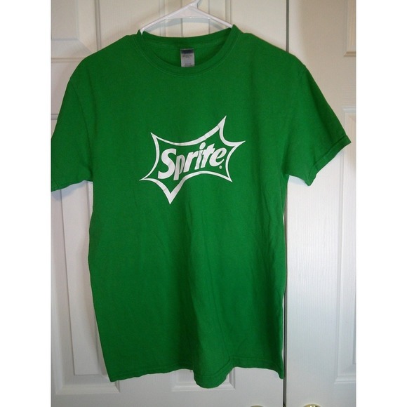 Gildan Sprite Graphic T-Shirt Soft Cotton Blend Short Sleeve Green‎ M - Picture 1 of 3